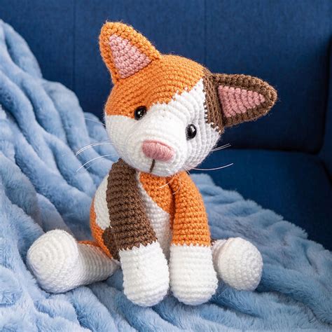 The Cat Squish is a cuddly calico kitty, and a very squishy, free crochet pattern on Moogly! Featuring Bernat Blanket, this pattern will sink its claws right...